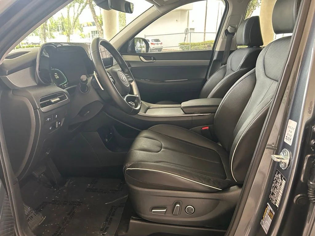 Used 2025 Gray Hyundai SEL image 6