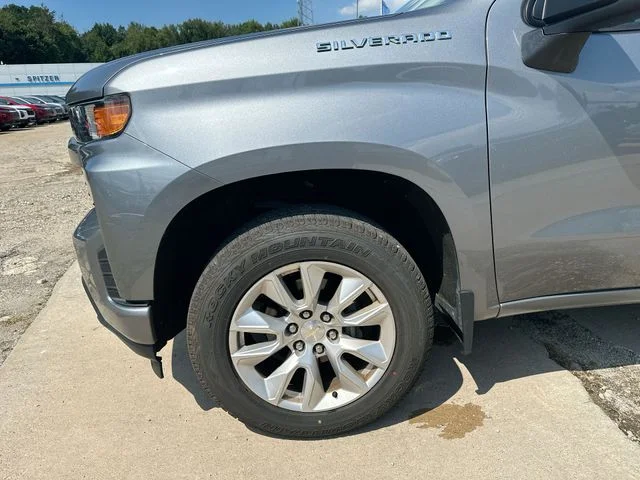 Used 2020 Gray Chevrolet Custom image 35
