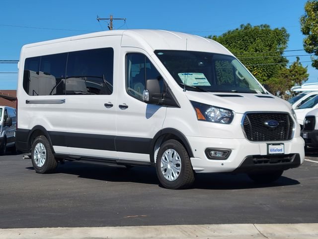 New 2025 Oxford White Ford Passenger Van XLT image 26
