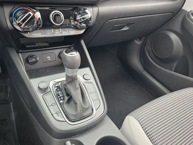 2023 Hyundai Kona SE - Photo 20