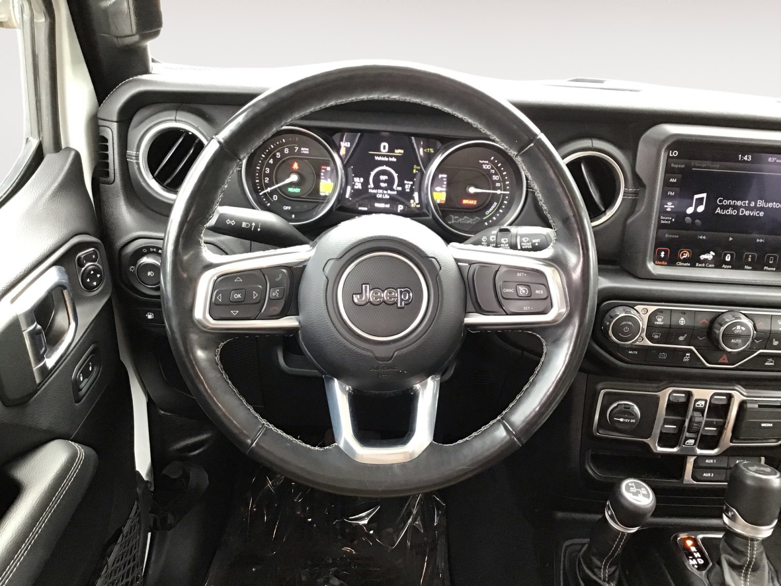 Used 2022 Bright White Clearcoat Jeep Unlimited Sahara image 13
