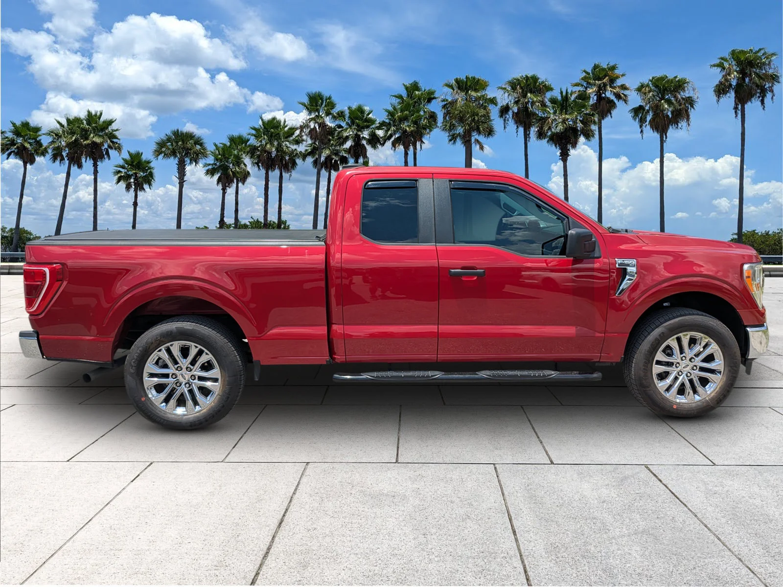 Certified Used 2022 Rapid Red Metallic Tinted Clearcoat Ford XLT image 11