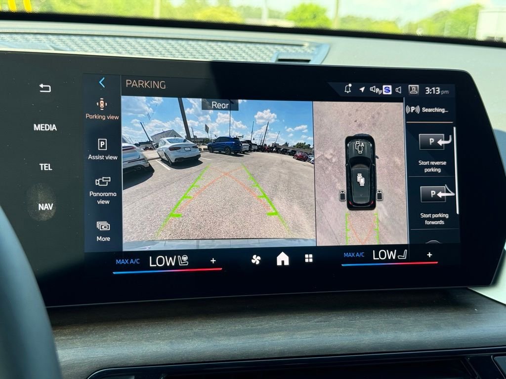Used 2025  BMW xDrive28i image 33