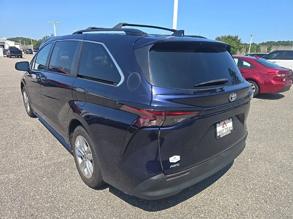 Used 2024  Toyota XLE image 7