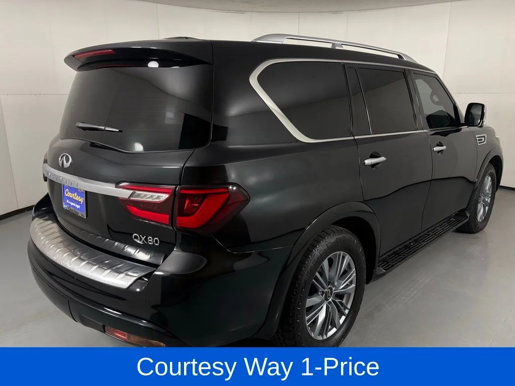 Used 2023 Black INFINITI LUXE image 9
