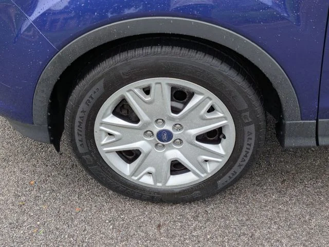 Used 2013 Blue Ford S image 9