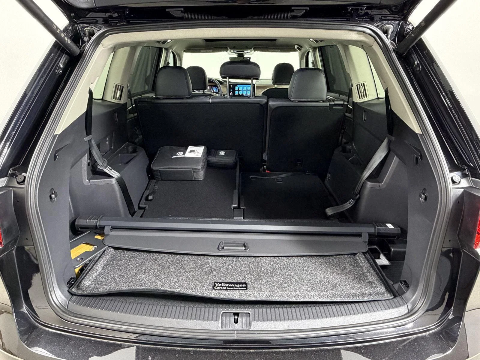 New 2026 Deep Black Pearl Volkswagen 2.0T SE w/Technology image 19