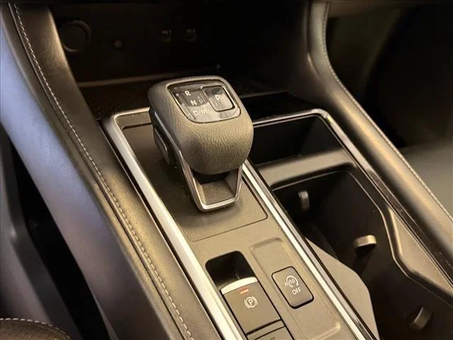 Used 2023 Super Black Nissan SL image 21