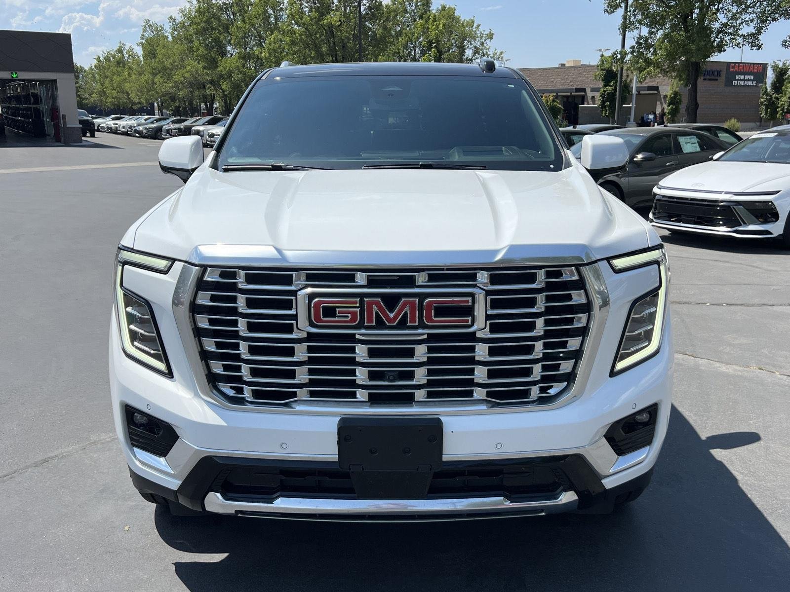 2025 GMC Yukon Denali - Photo 11