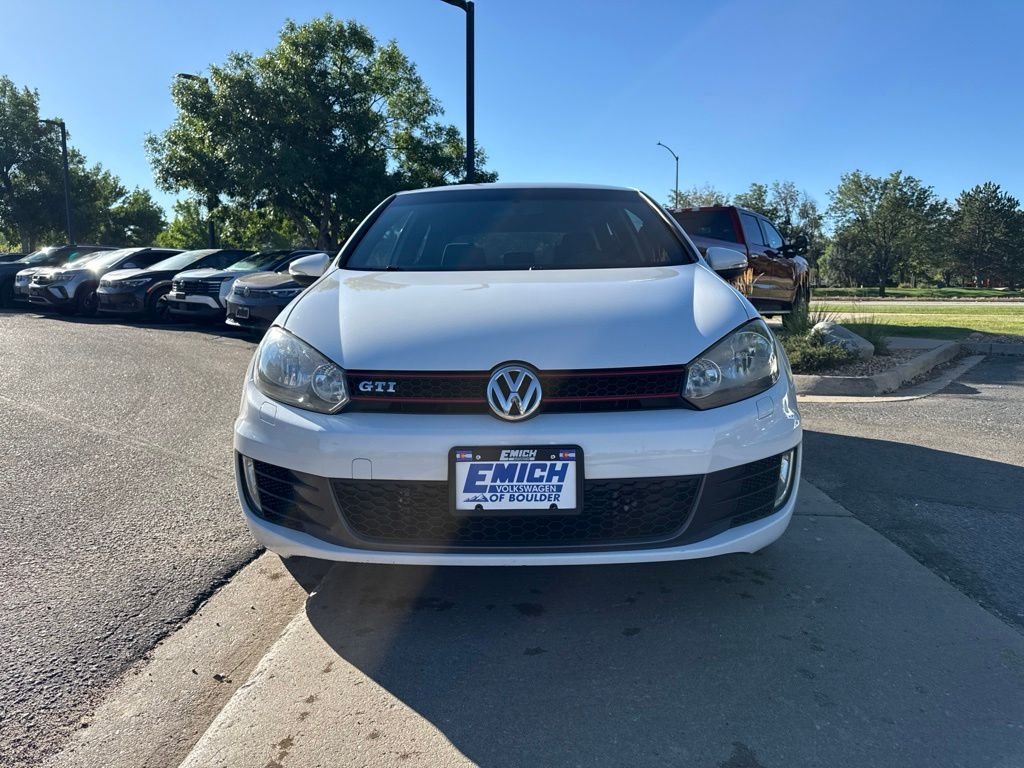 Used 2011 White Volkswagen Base image 8