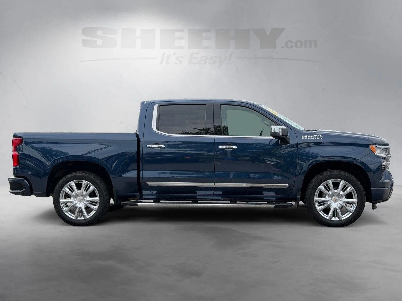 Used 2022 Glacier Blue Metallic Chevrolet High Country image 10