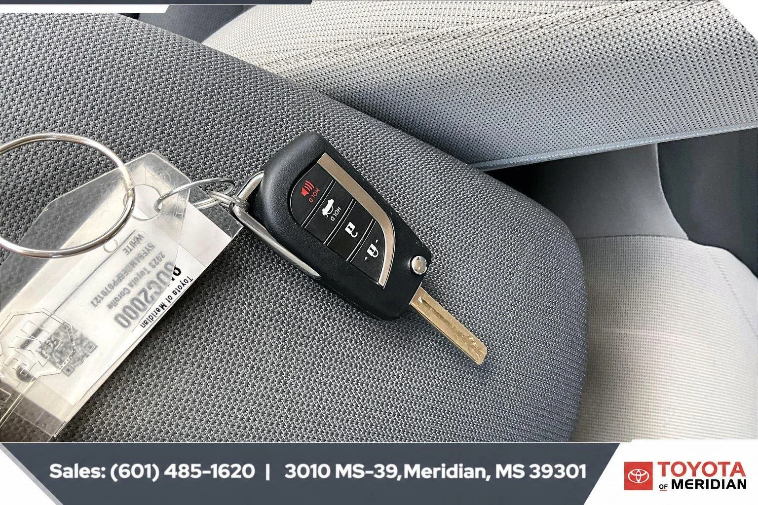 Used 2023 Ice Cap Toyota LE image 9