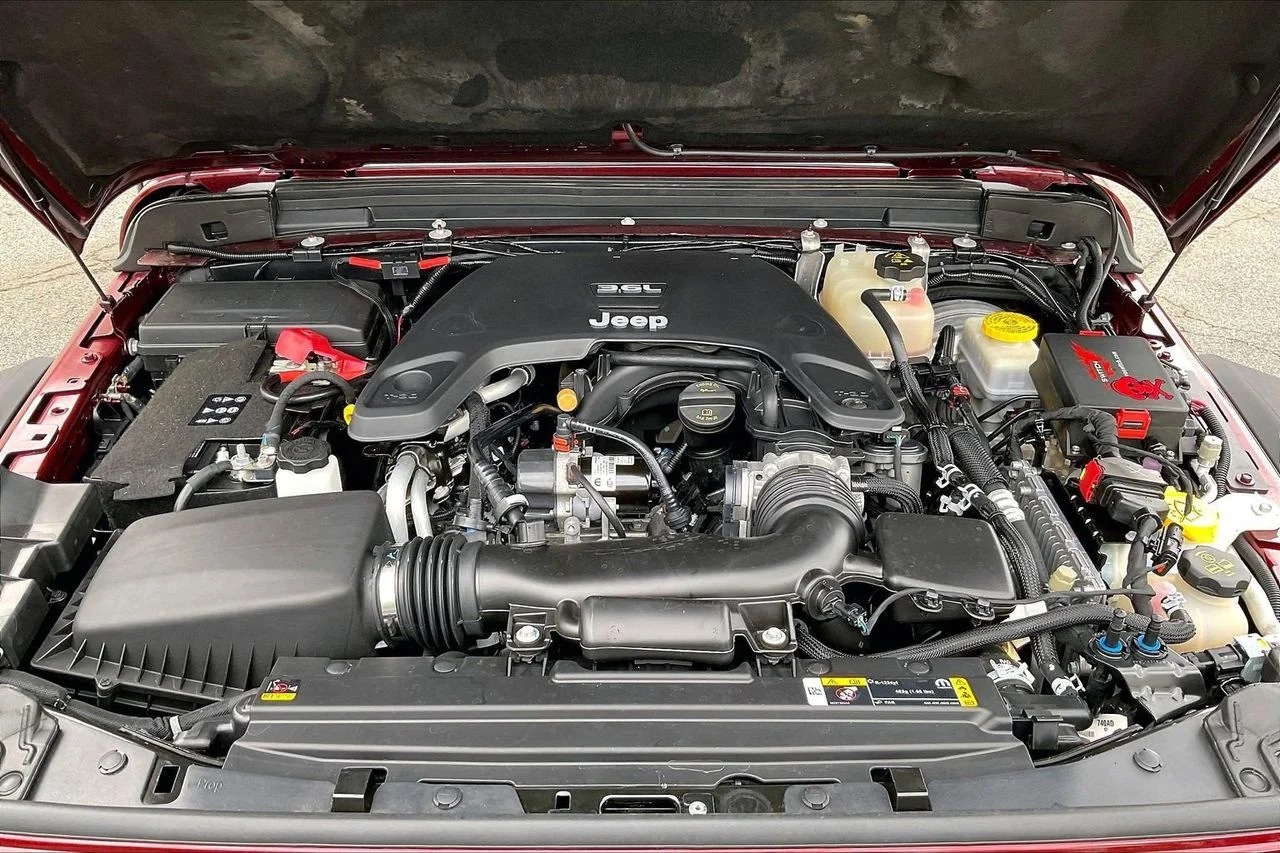 Used 2021  Jeep Rubicon image 35