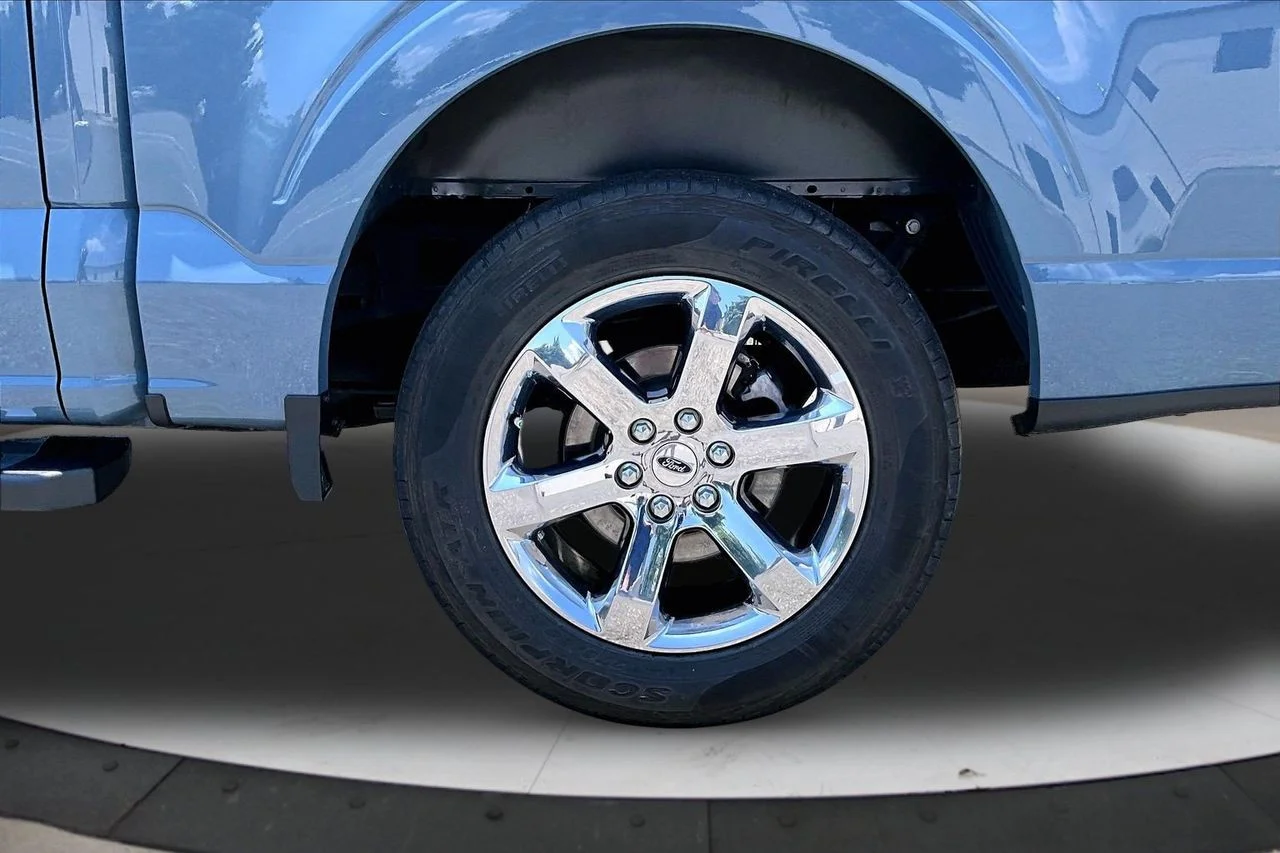 Certified Used 2023 Gray Ford Lariat image 35