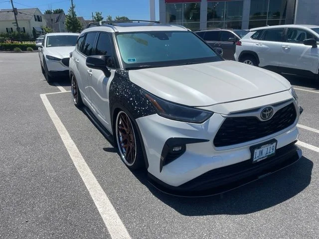 Used 2021 White Toyota XLE image 2