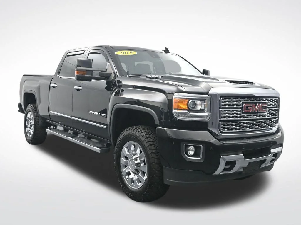 Used 2019 Black GMC Denali image 3