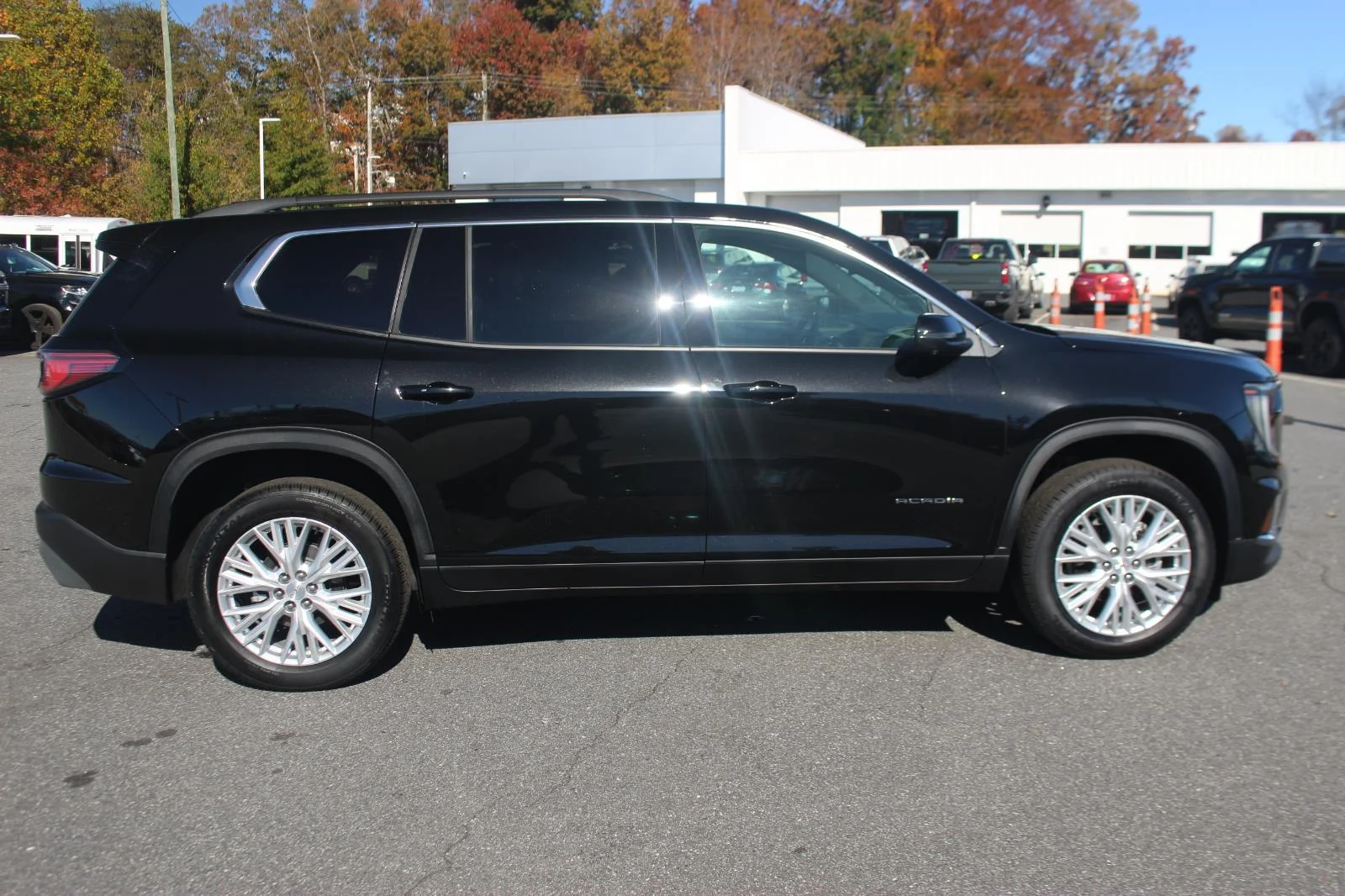 New 2025 Ebony Twilight Metallic GMC Elevation image 8