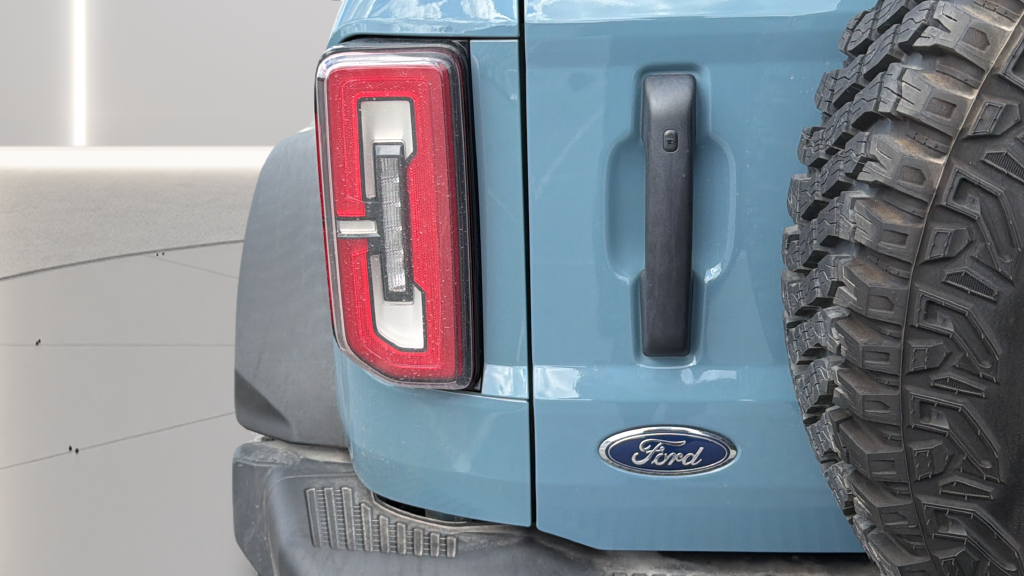 Used 2023 Blue Ford Badlands image 11