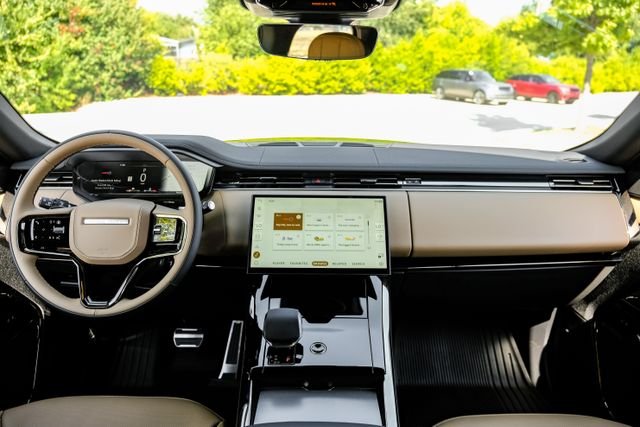 New 2026  Land Rover Dynamic SE image 18
