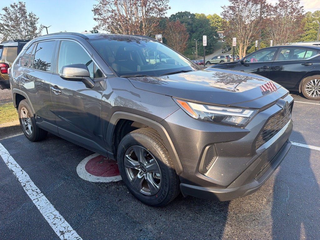 Used 2025  Toyota LE image 1