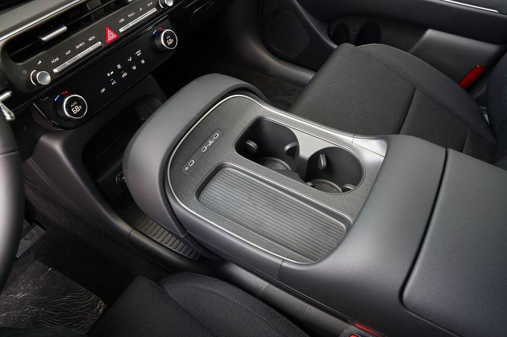 New 2026 Creamy White Pearl Hyundai SE image 20