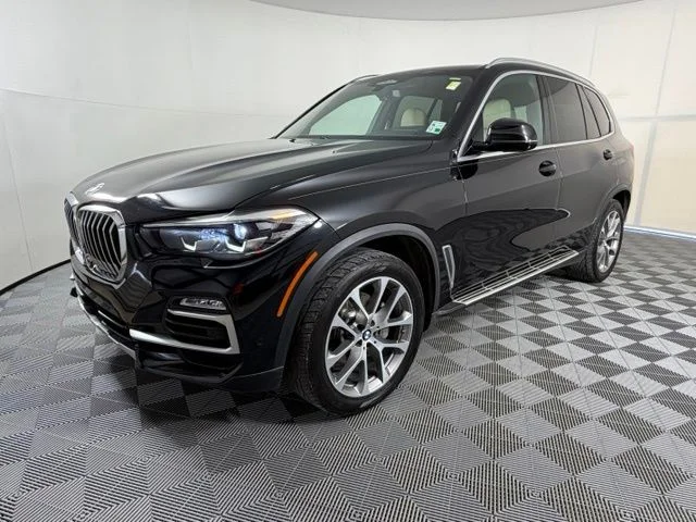 Used 2020 Black BMW sDrive40i image 3