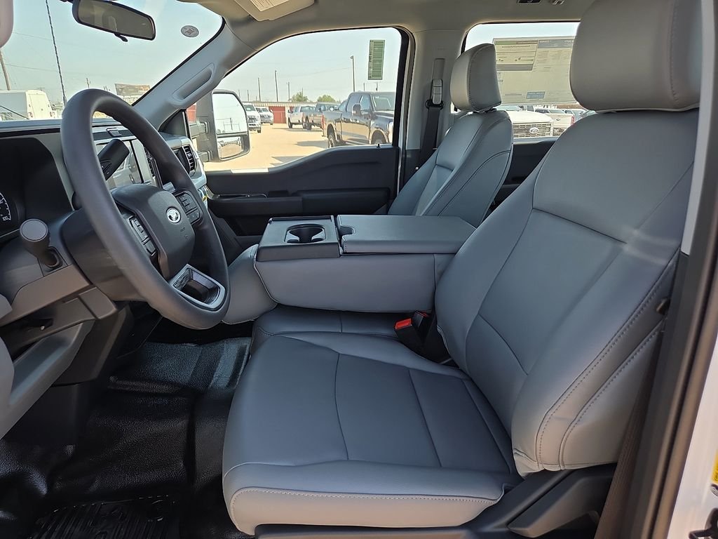 New 2026 Oxford White Ford F-350® XL image 19