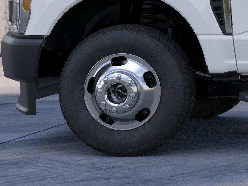 New 2025 Oxford White Ford F-350® XL image 19