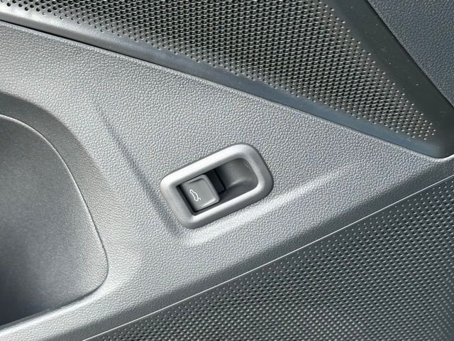 New 2026 Deep Black Pearl Volkswagen 2.0T SE image 23