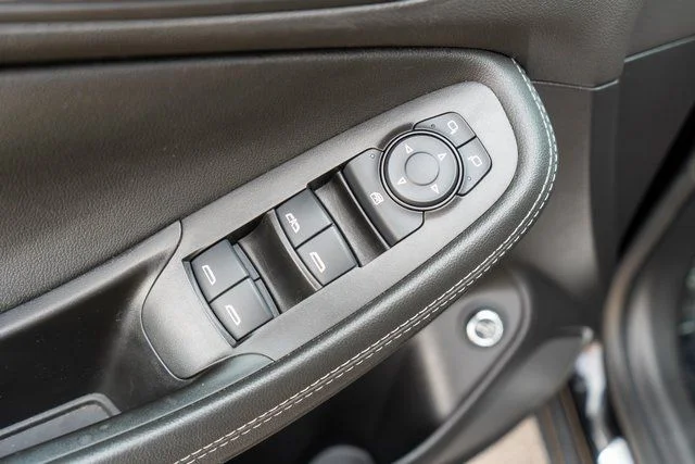 Used 2023 Black Buick Essence image 20