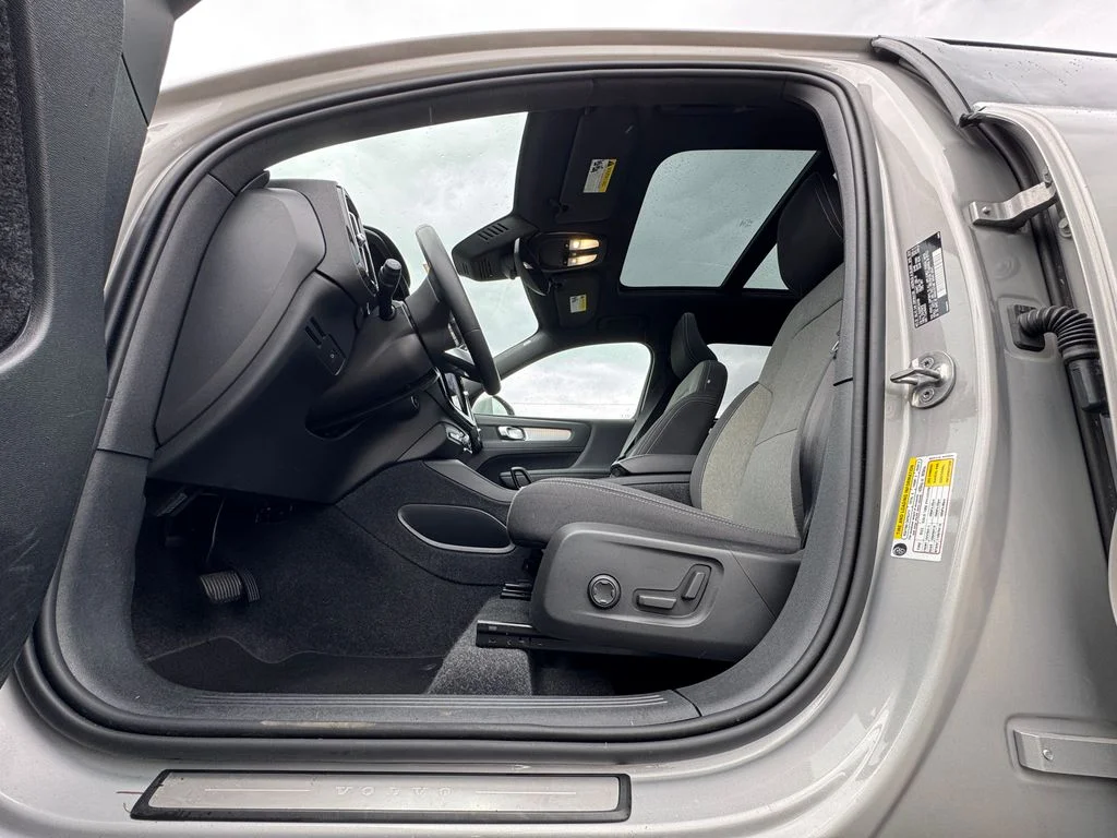 2024 Volvo XC40 Core - Photo 15