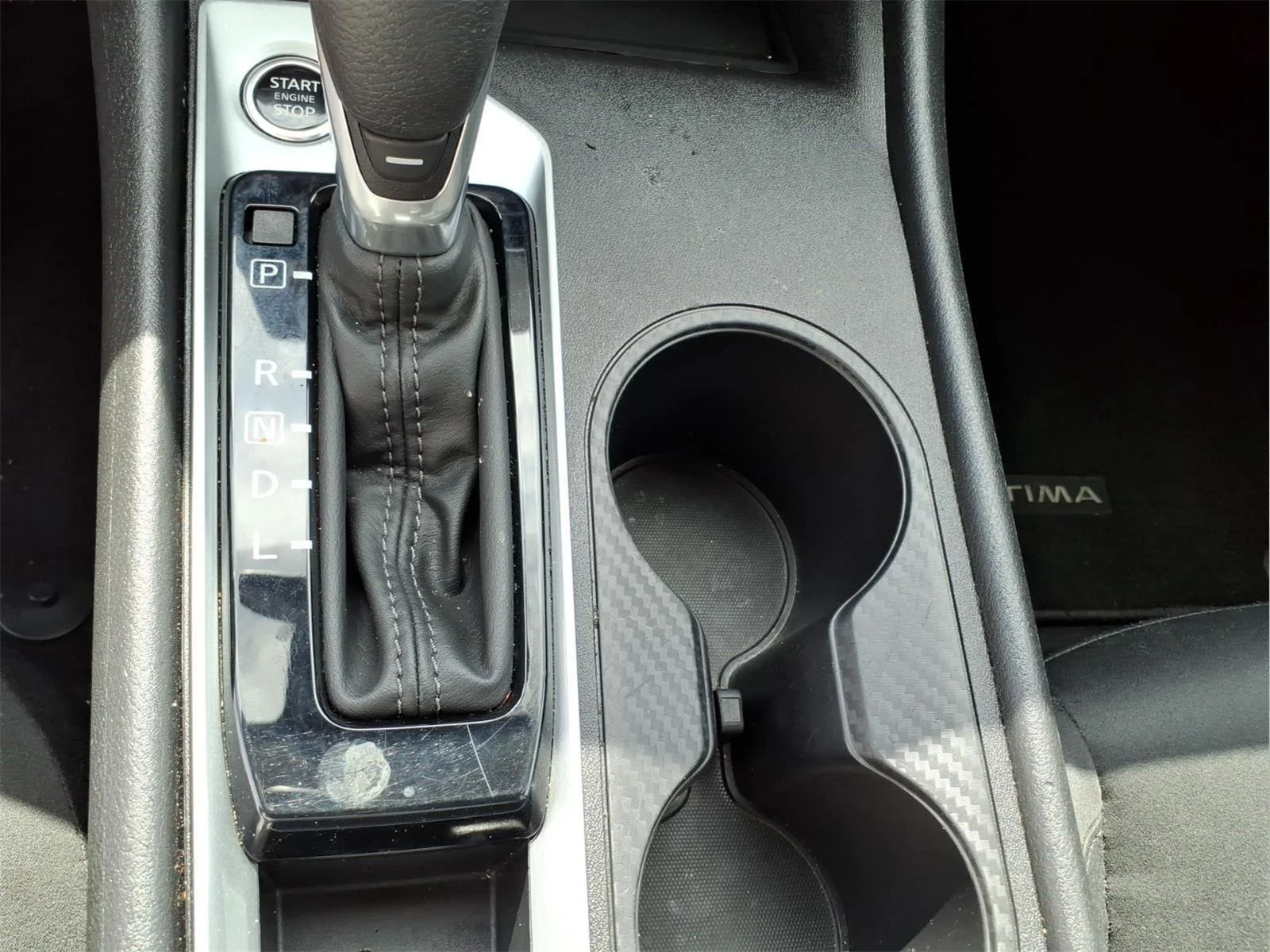 Used 2025 Glacier White Nissan SV image 23