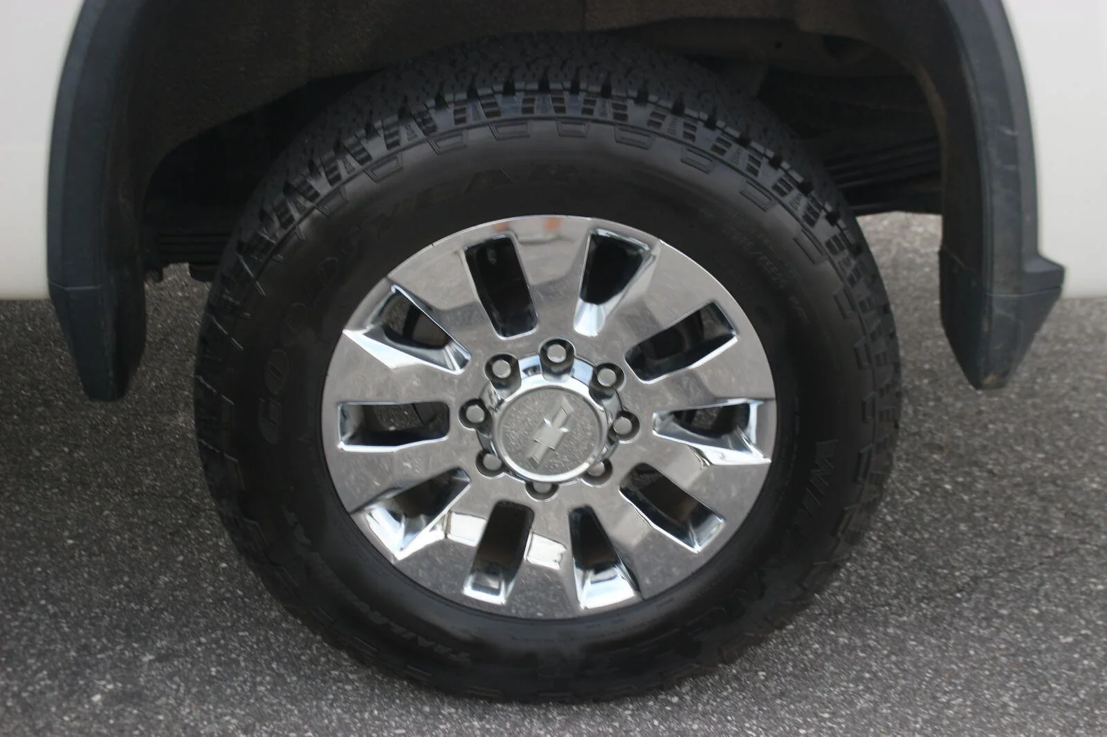 Used 2023 IRIDESCENT PEARL TRICOAT Chevrolet High Country image 43