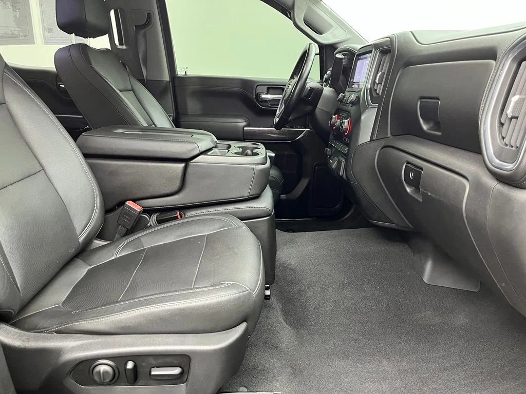 Used 2019 Black Chevrolet LTZ image 33