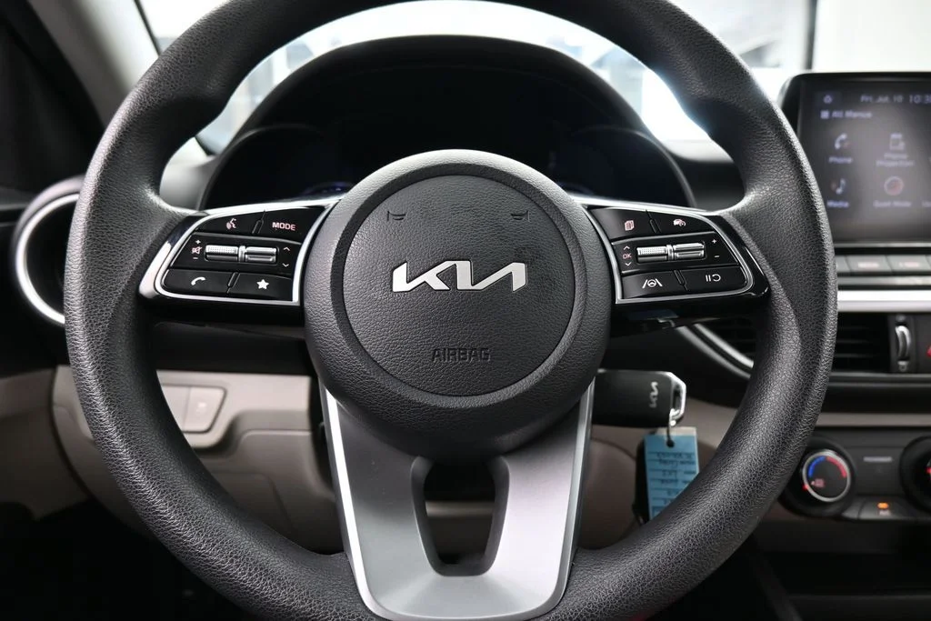 Used 2023 Gravity Gray Kia LXS image 21