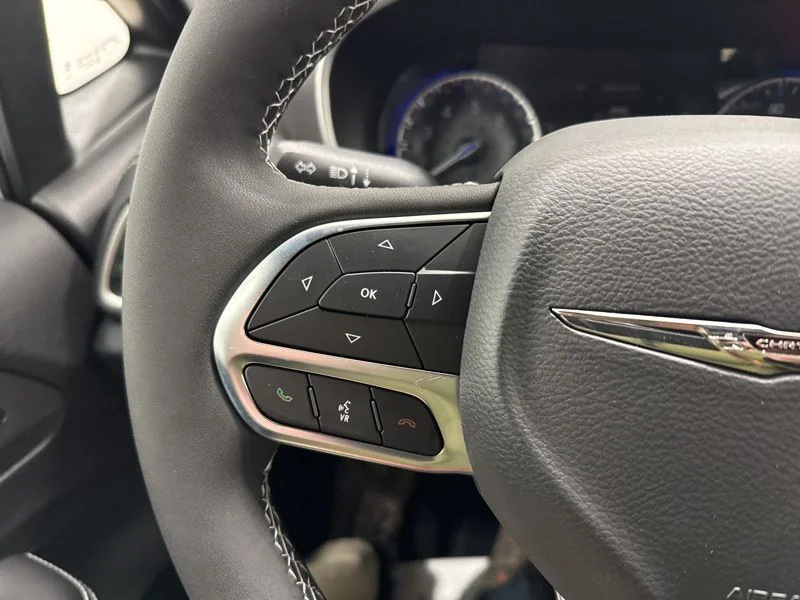 2026 Chrysler Pacifica Select - Photo 29