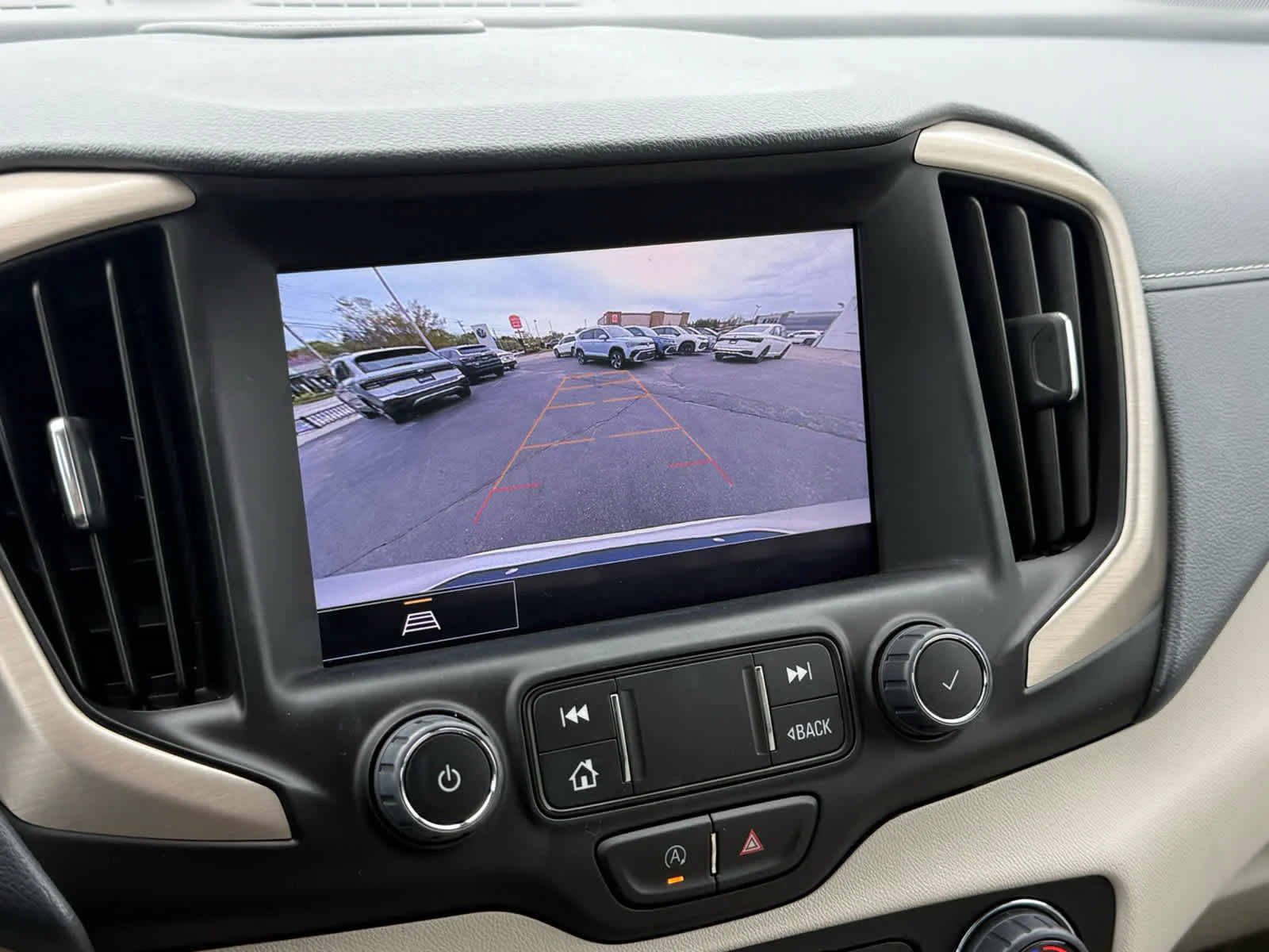 Used 2023 White Frost Tricoat GMC Denali image 31