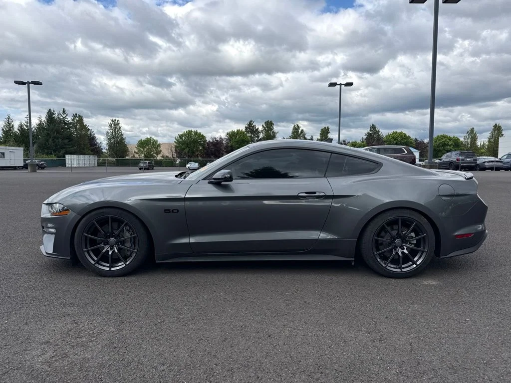 Used 2022 Carbonized Gray Metallic Ford GT Premium image 4
