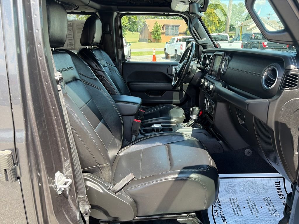 Used 2020 Crystal Metallic Jeep Overland image 41