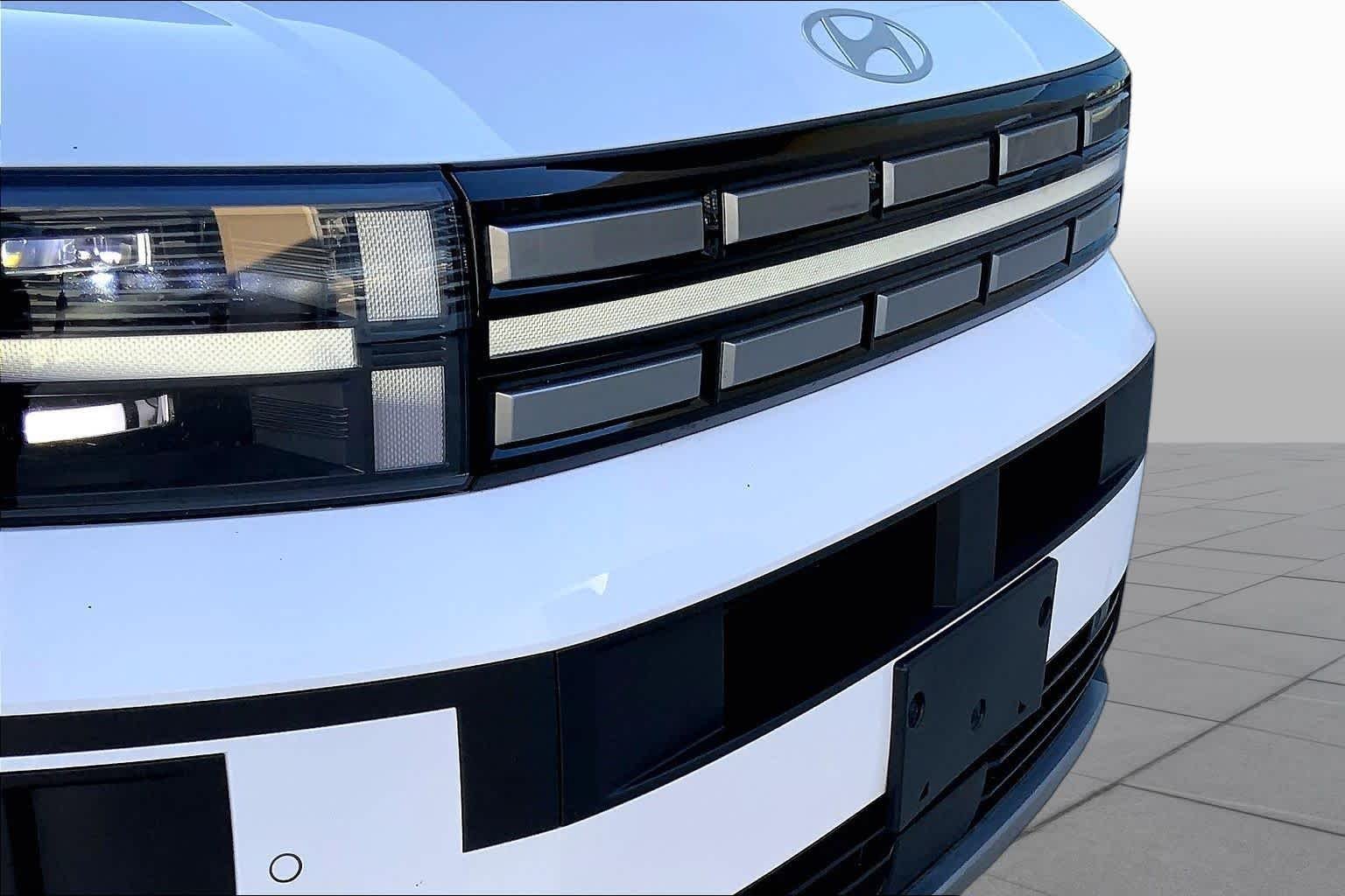 Used 2026 Serenity White Hyundai SEL image 31