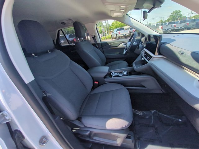 New 2026 Space White Metallic Ford Active image 39