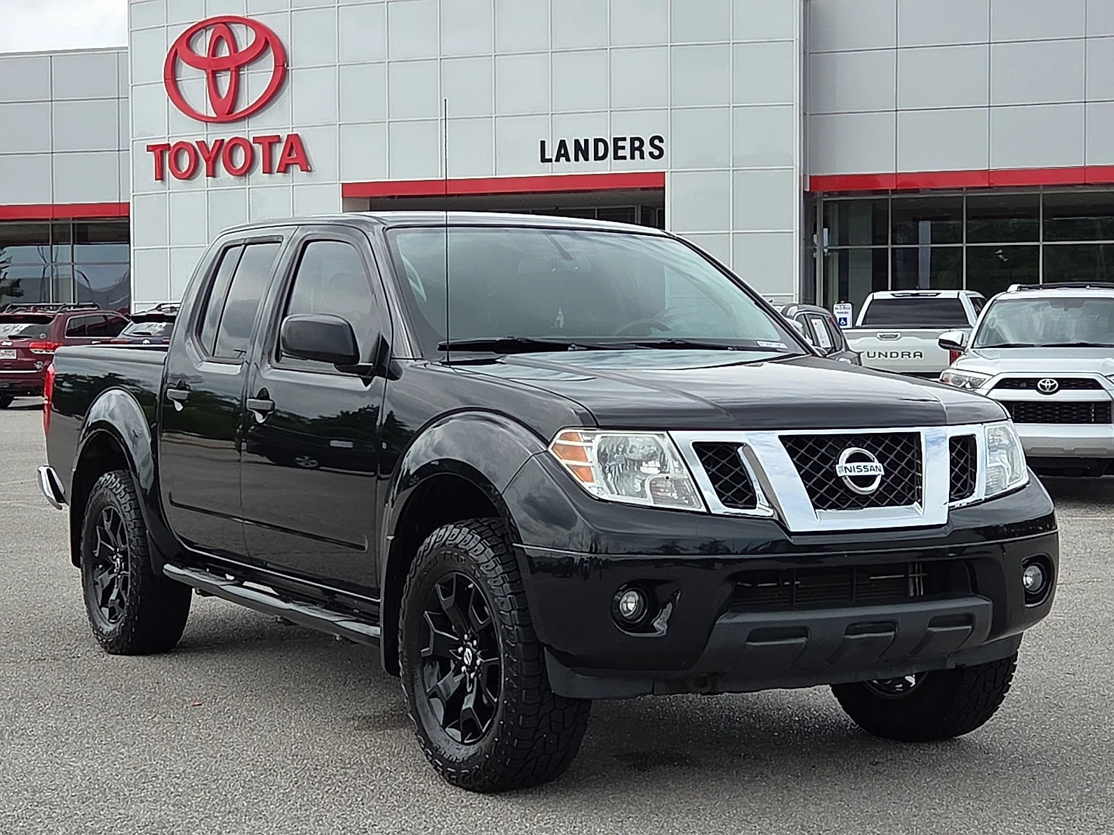 2019 Nissan Frontier 4.0 SV Crew Cab 4X4 AT SWB's photo