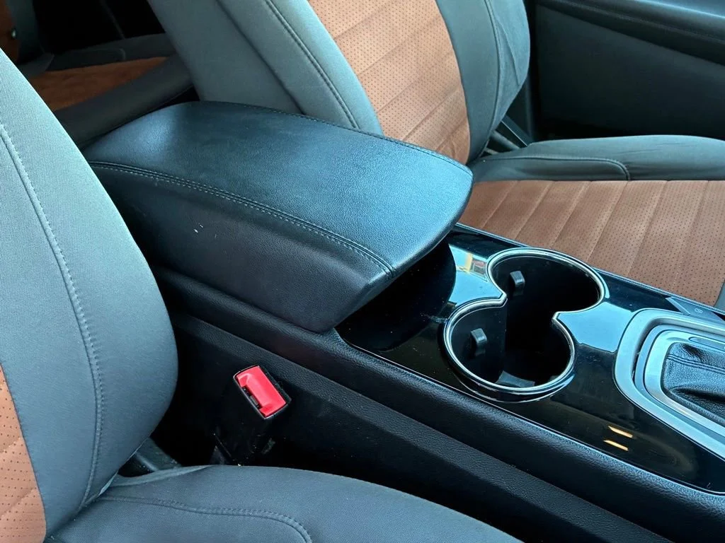 Used 2018 Shadow Black Ford SEL image 44