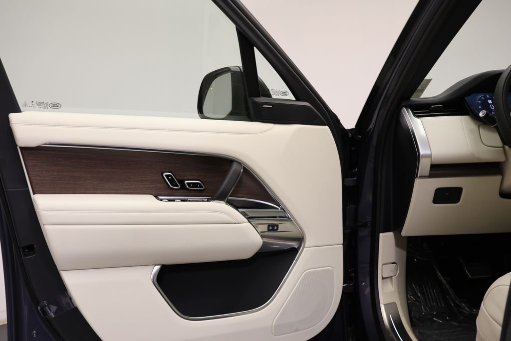 New 2026 Varesine Blue Land Rover SE image 25