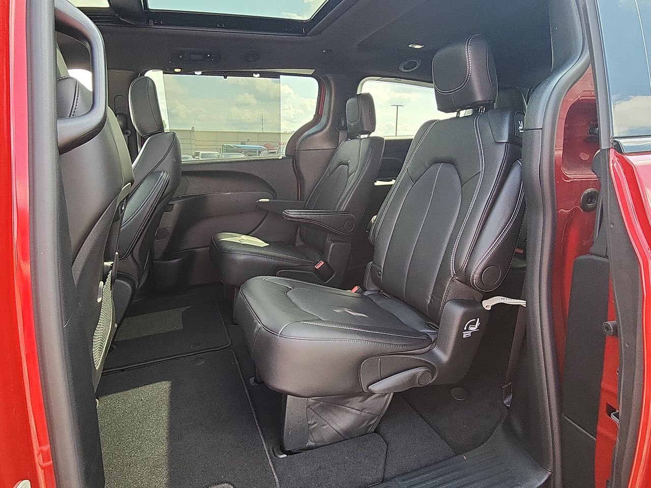 2026 Chrysler Pacifica Select - Photo 22