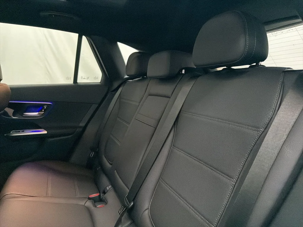 Used 2026 White Mercedes-Benz GLC 300 image 18
