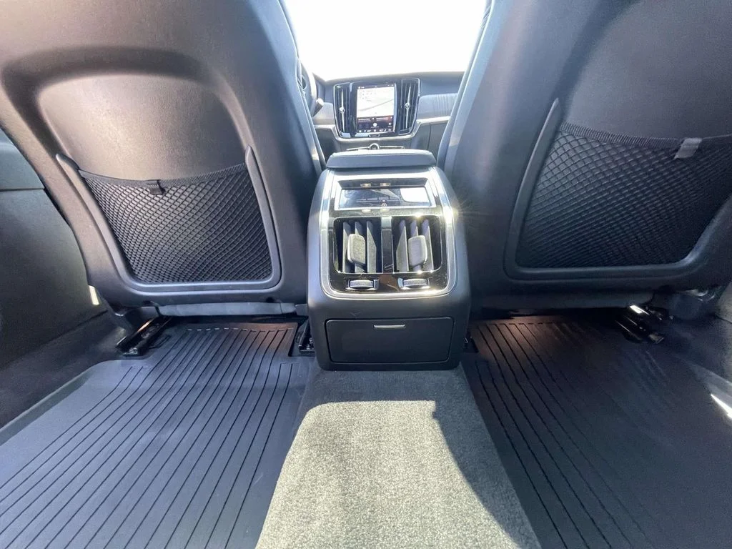 Certified Used 2023 Platinum Grey Volvo Ultimate image 5