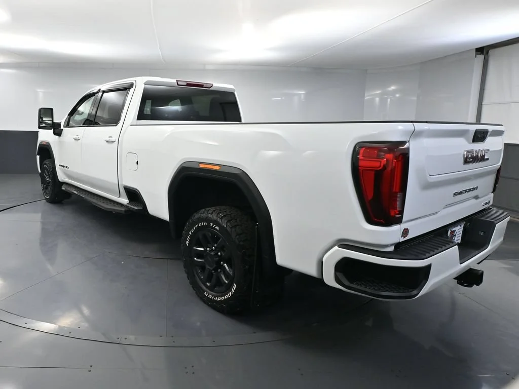 Used 2022 White GMC AT4 image 6