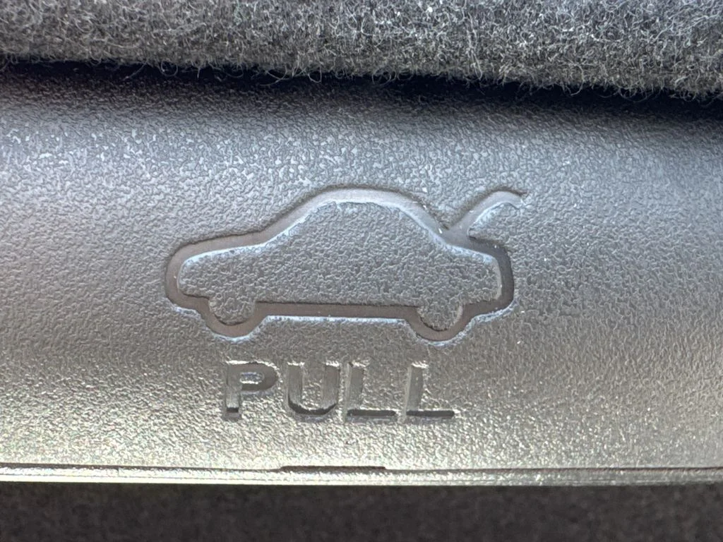 New 2026 Snow White Pearl Kia LXS image 19