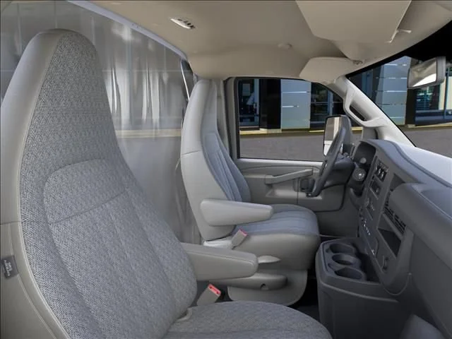 New 2025 Summit White GMC 1WT image 17